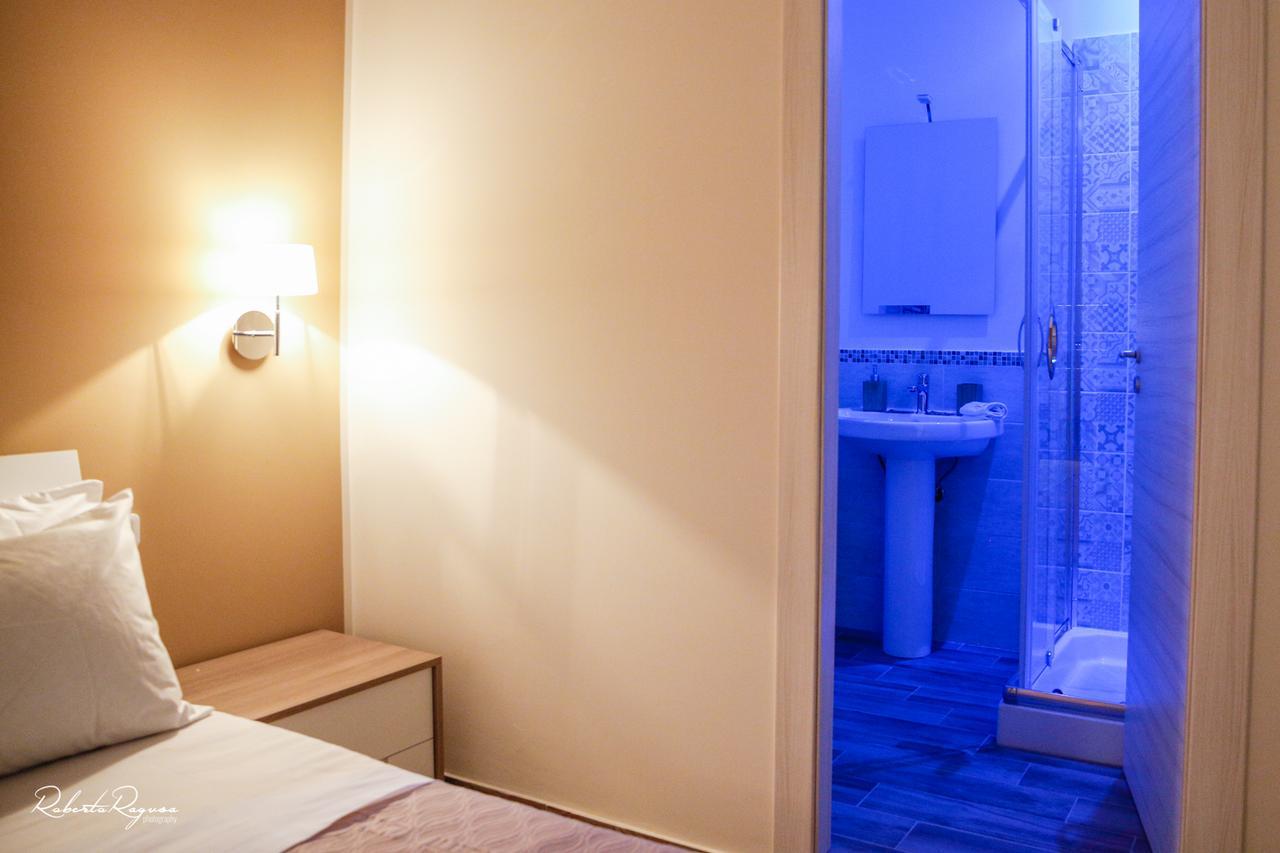 Quinto Stabile Rooms&Suite Palermo Luaran gambar